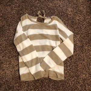 Daytrip (Buckle) sweater